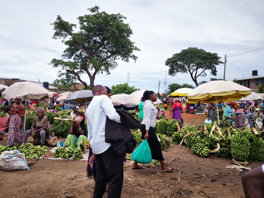 Day 10, April 29, 2021: Visit to the Mawa Market in Kasese