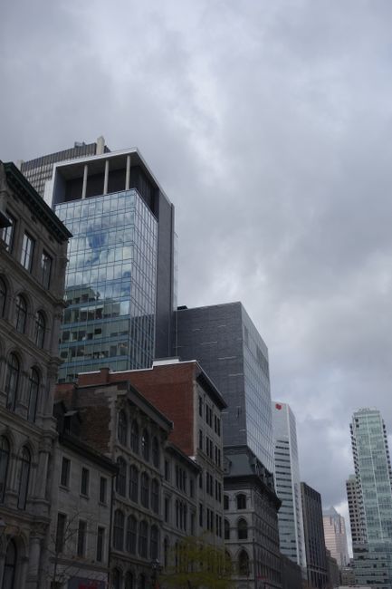Vue de rue quelque part dans le centre-ville de Montréal