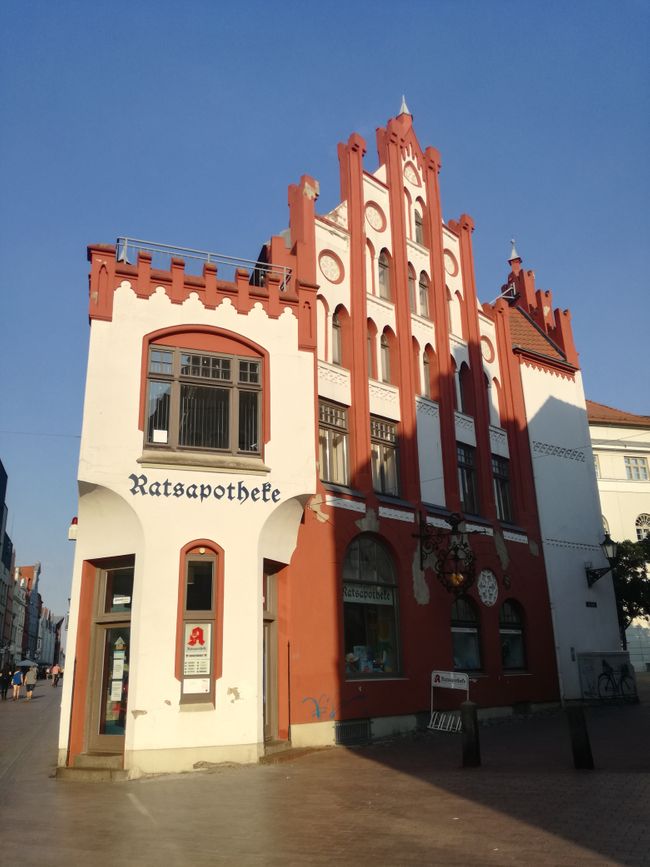 Il y a beaucoup de vieux beaux bâtiments à Wismar