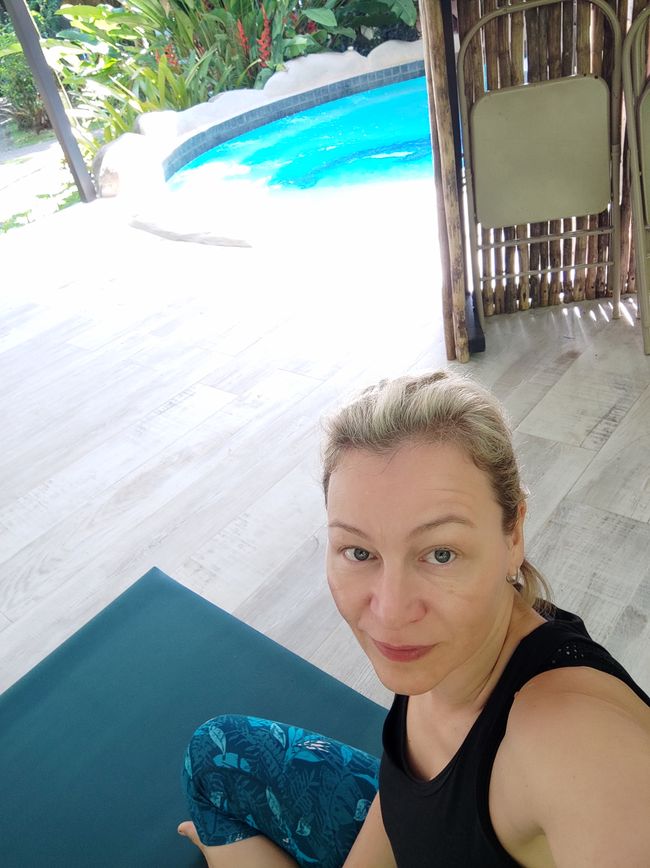 Yoga & Besuch am Pool (22.4.22)