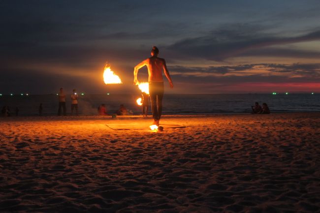 Feuershow am Strand 