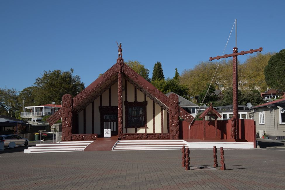 Rotorua - Stadtteil Ohinemutu - Maori-Versammlungshaus