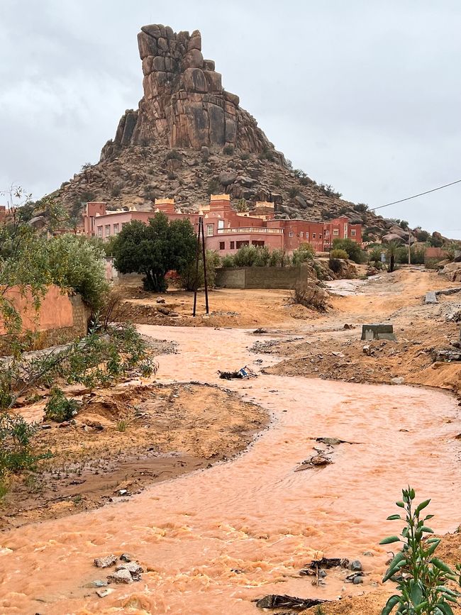 We were surprised by the rain in Tafraout. (Photo: Birgit)