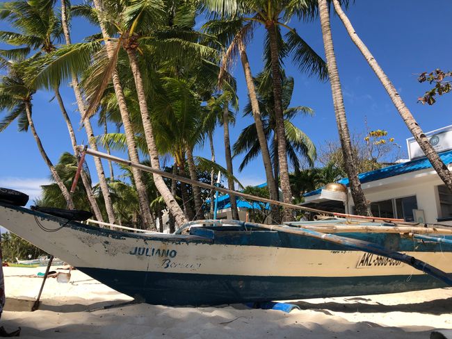 Island hopping and diving in El Nido and surfing in Boracay