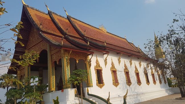 Da es noch früh war, besuchte ich noch den Wat Phathat Si Khottabong. 