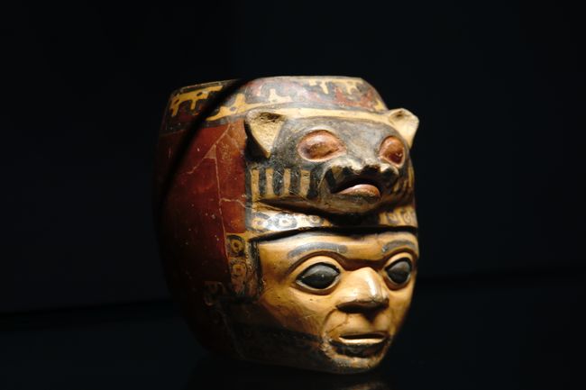 Ceramics from the Wari culture