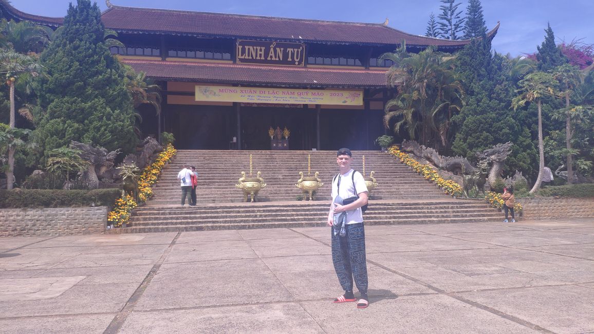 Me in front of the pagoda