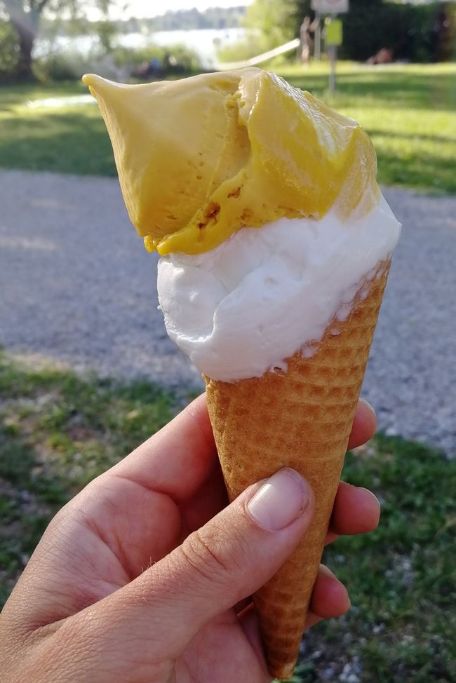 Delicious ice cream at Wörthsee 🤤🍦 (thanks Tabea ;) ) 