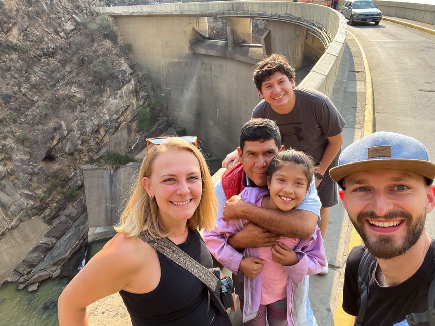 Am Staudamm von San Jacinto mit Yamil und seiner Familie