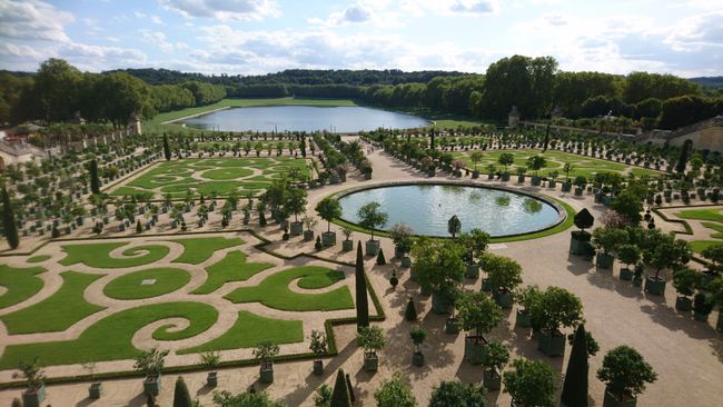 garden at the Versailles palace 
