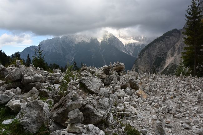 Steinmännchen auf dem Vršičpass
