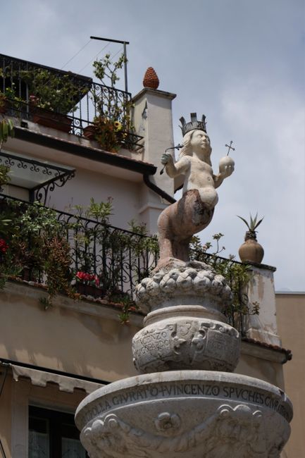 Baroque fountain with the Centauressa