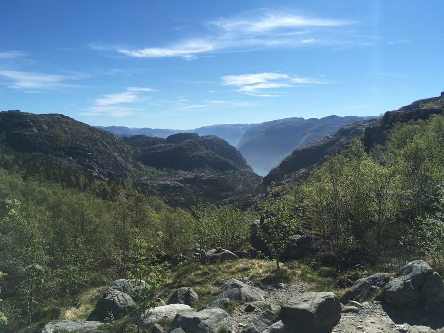 Da hinten sieht man schon den Fjord.