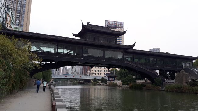 Wuxi hat, zumindest am Fluss, doch recht schöne Ecken inmitten der ganzen Hochhäuser.