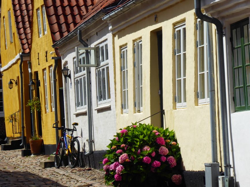 Ribe - the oldest city in Denmark & Smørrebrød in the sun