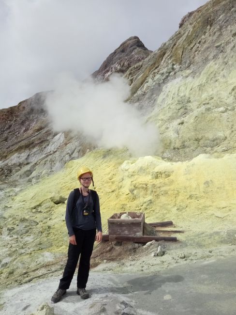 Sulfur fumes (without a mask yet!)