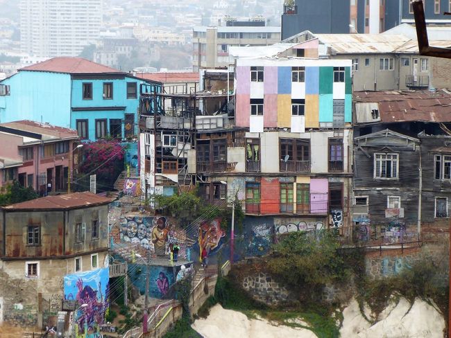 Colorful chaos in Valparaiso