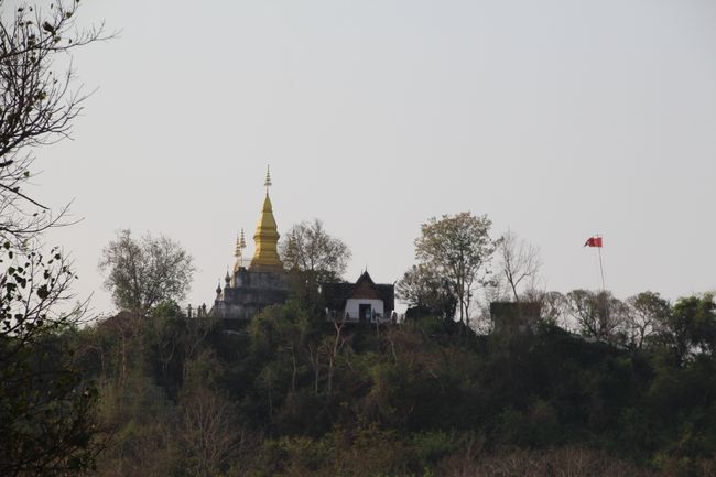 Berg mit Stupa Phou Si