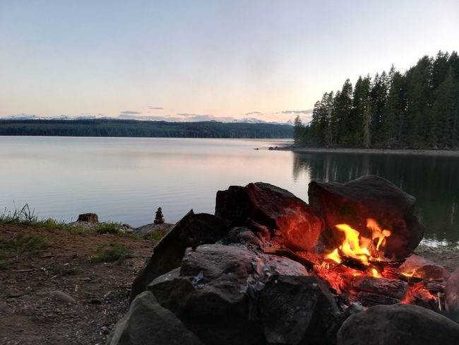 Lagerfeuer am Campbell Lake