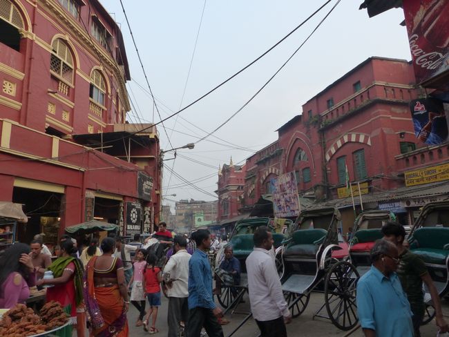 handgezogene Rickshaws gibt es nur noch in Kalkutta