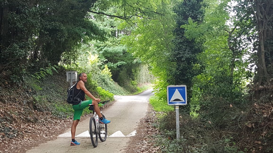 Bike tour through Vallée de Thouet