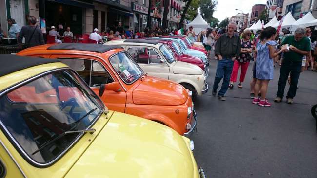 Fiat 500 Ausstellung auf der italienischen Woche 