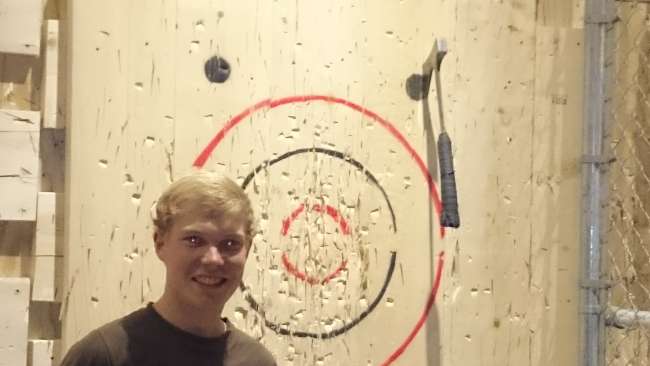 Axe throwing in Montreal 'Rage'