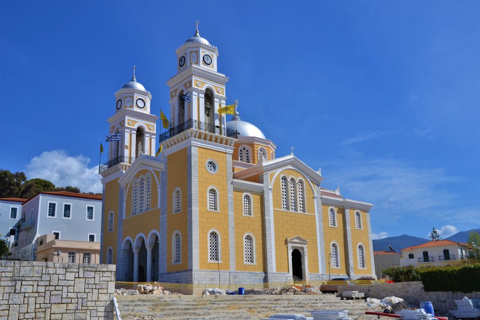 the largest church in Kalamata: Ekklisia Agios Ioannis 