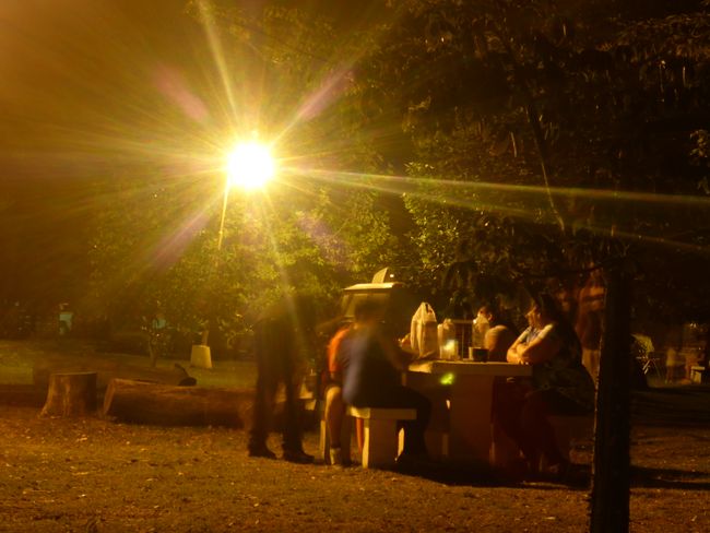 Nachts auf dem Camping Municipales