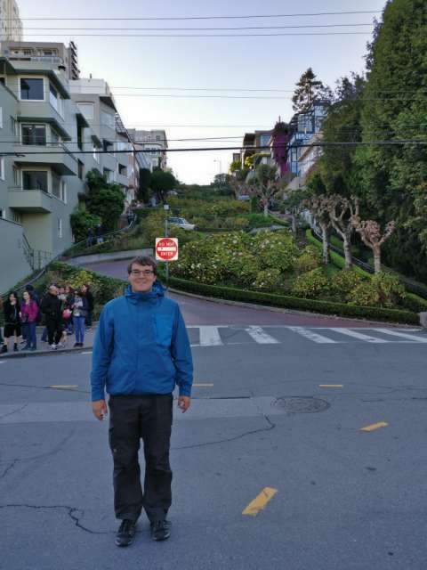 Lombard Street from below (S-curves) 