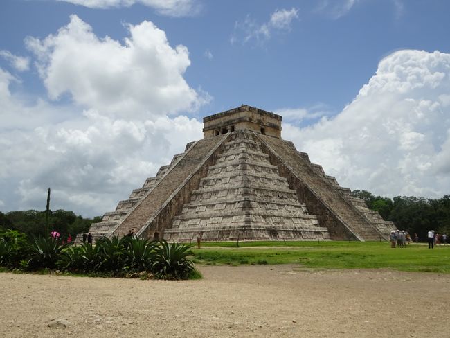 Temple pyramid in Chichén Itzá