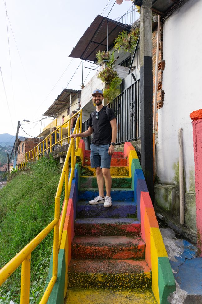 Nan vil prentan ki p'ap janm fini an: Medellín & Guatapé