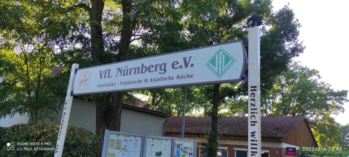 Eine kurzer Stadtbummel in Nürnberg bei sportlichen 37 Grad, danach der berufliche Termin (Torzähler für den VfL Nürnberg)