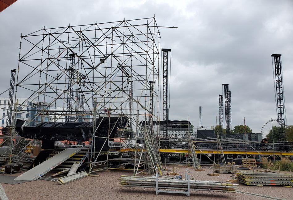 Stage construction next to the museum
