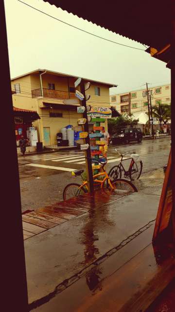  Regen in  Bocas Town
