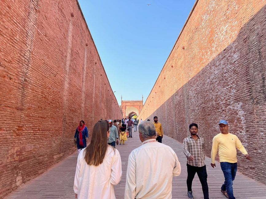 Sanjey guiding Lotti into the Agra Fort. 