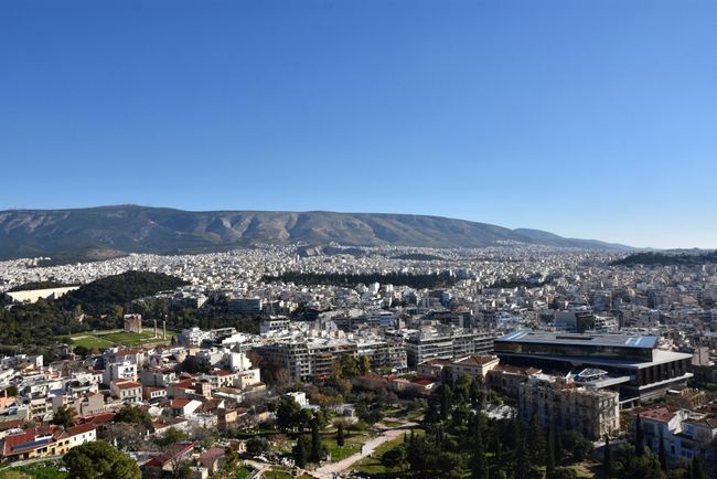 Blick von der Akropolis über Athen, links liegt die römische Agora. 