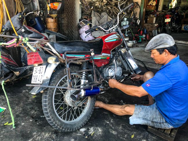 Tag 212 - new exhaust & bungalow a bit further than Quy Nhon (Vinh Hoa)