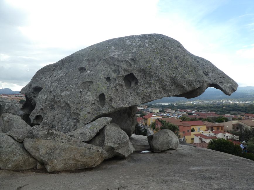 Arzachena, archaeological sites and Bear Rock