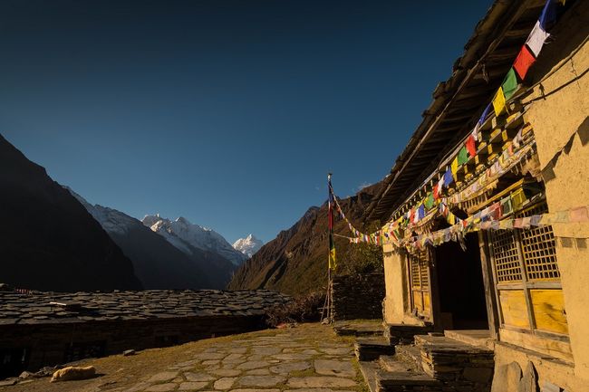 At the end of the valley, at an altitude of 3,700 m, lies the Mu Gompa monastery.