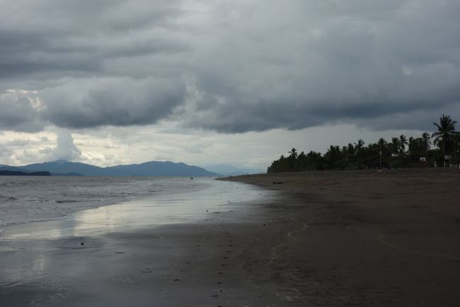 Beach walk in Puntarenas