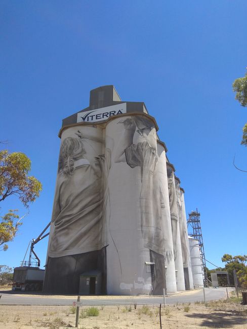 Silo Monument on the way