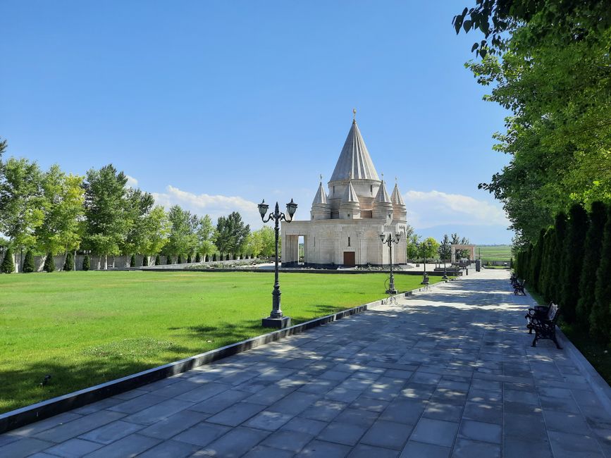 22 дахь өдөр Армен - Ереван ба түүний эргэн тойронд хоёр дахь өдөр