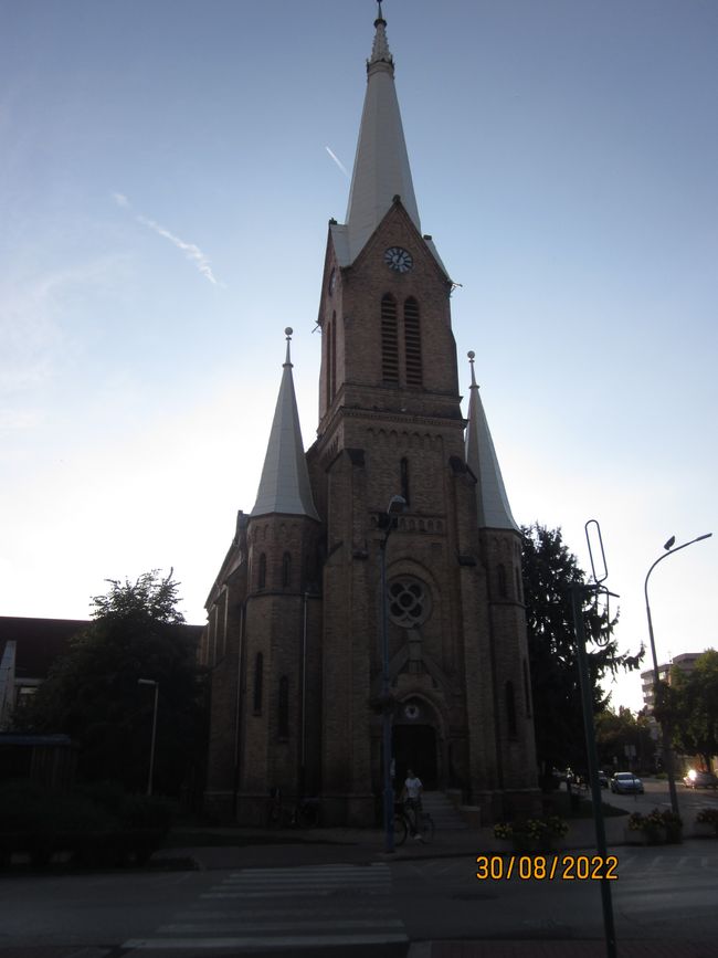Day 53 - August 30: Szentes: Church without Community House