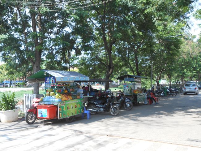 ...and the tuk-tuk drivers are waiting for customers