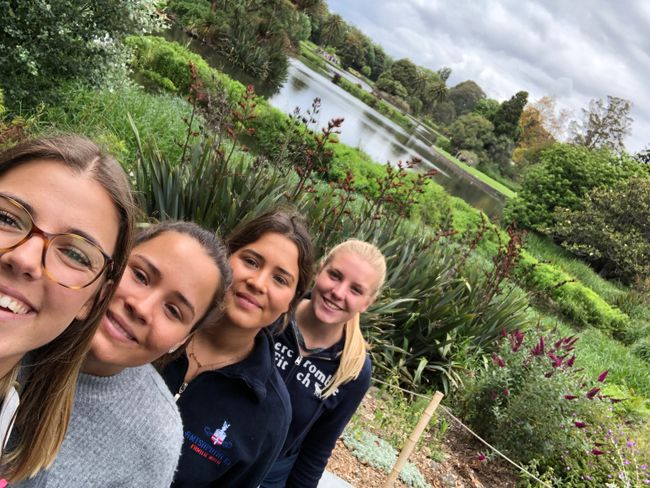3 cities, 4 girls, 12 last days in Australia