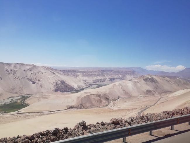 Auf dem Weg durch die Atacama Wüste nach Bolivien 