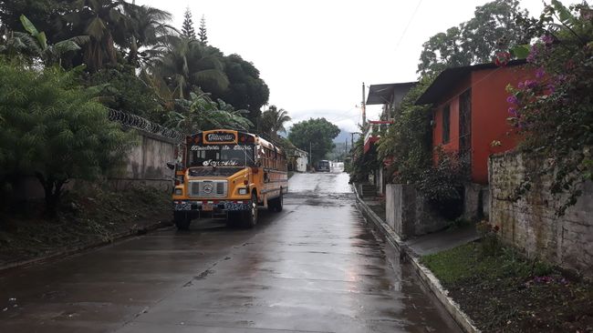 Typisch zentralamerikanischer Bus