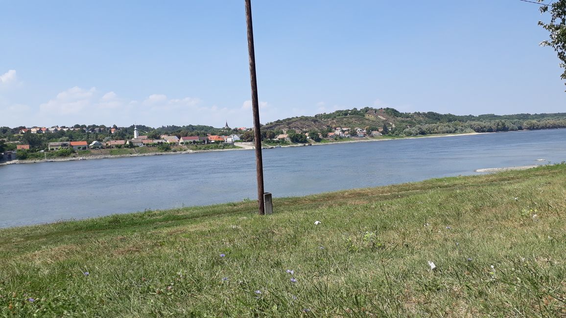 Blick auf die andere Seite der Donau.