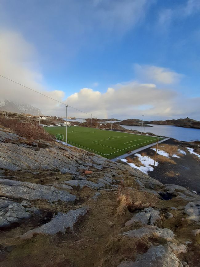 Henningsvær - Fußballfeld